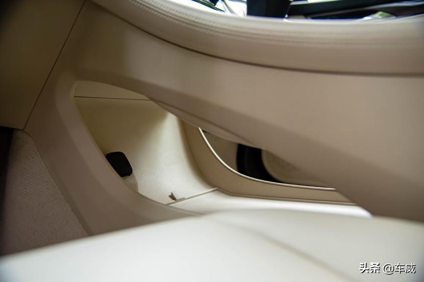 别克新君越的行驶质感怎么样,别克君越尊贵版空间