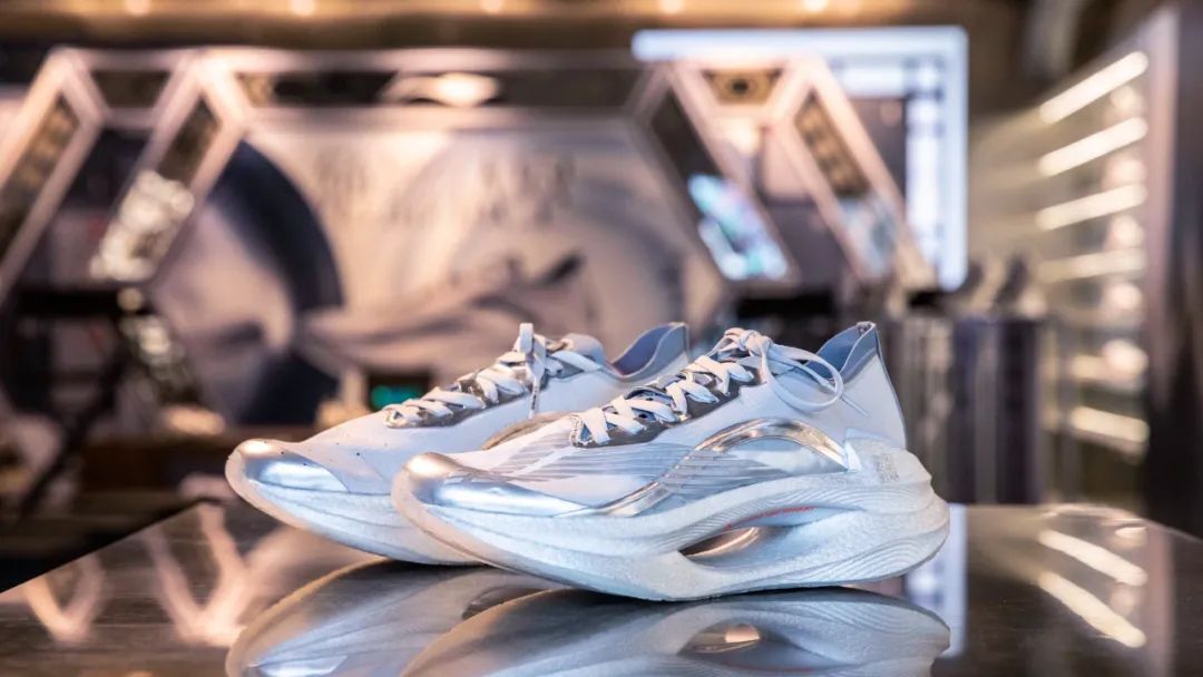 newbalance碳板跑鞋,碳板跑鞋2023