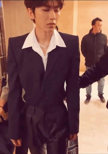 男小腰精,被称为小妖精的男星