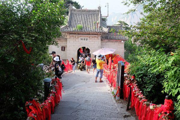 西岳华山五峰风景,华山一日游西安出发路线推荐