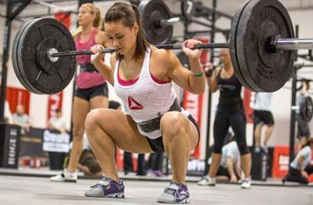 什么动作可以代替深蹲更有爆发力,多久的深蹲练习加强腿部力量啊