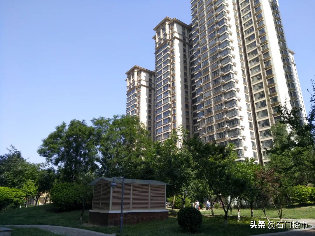 瀹炴帰鍚堣偉琚仐蹇樼殑鑰佹棫灏忓尯,瀹炴帰灏忓尯