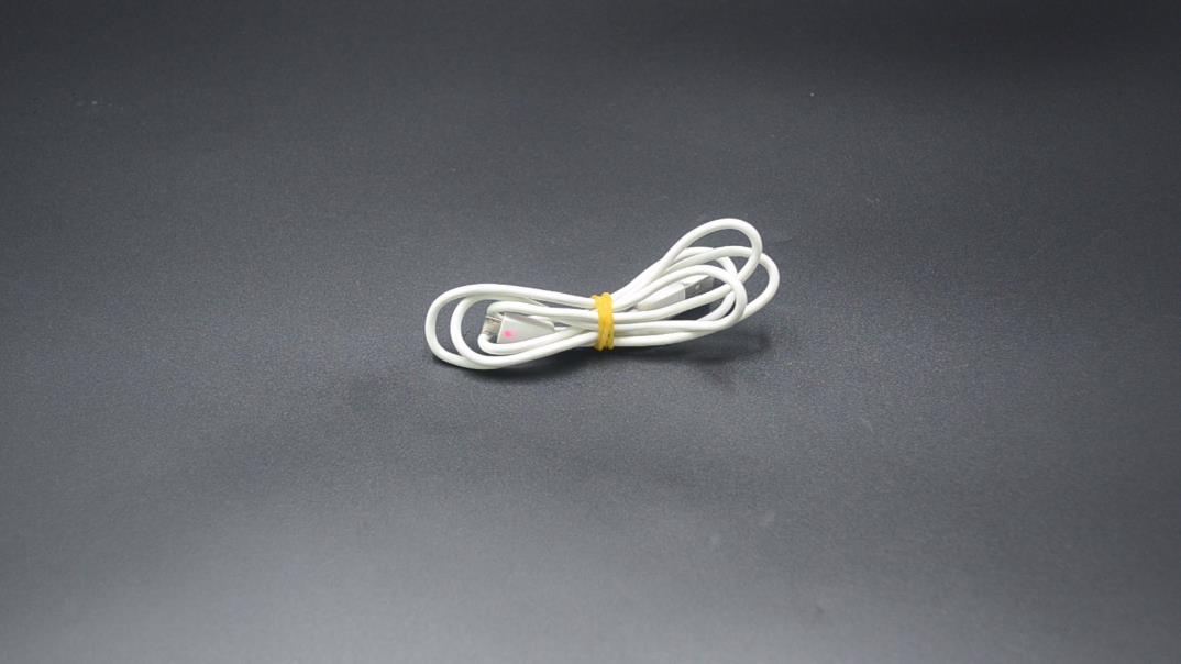 橡皮筋放在衣袖上太厉害了，现在知道为时还不晚，尽快叮嘱家里人