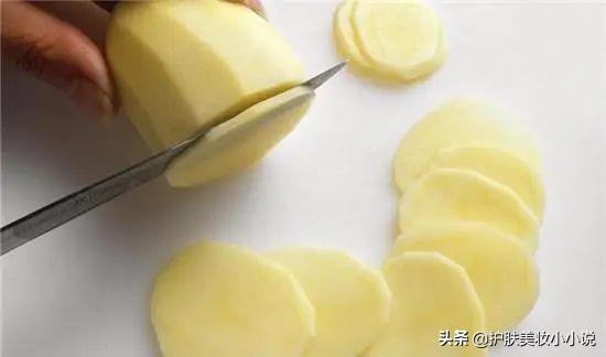 脸上毛孔粗大最有效的小技巧,脸毛孔粗大收缩毛孔最有效的方法