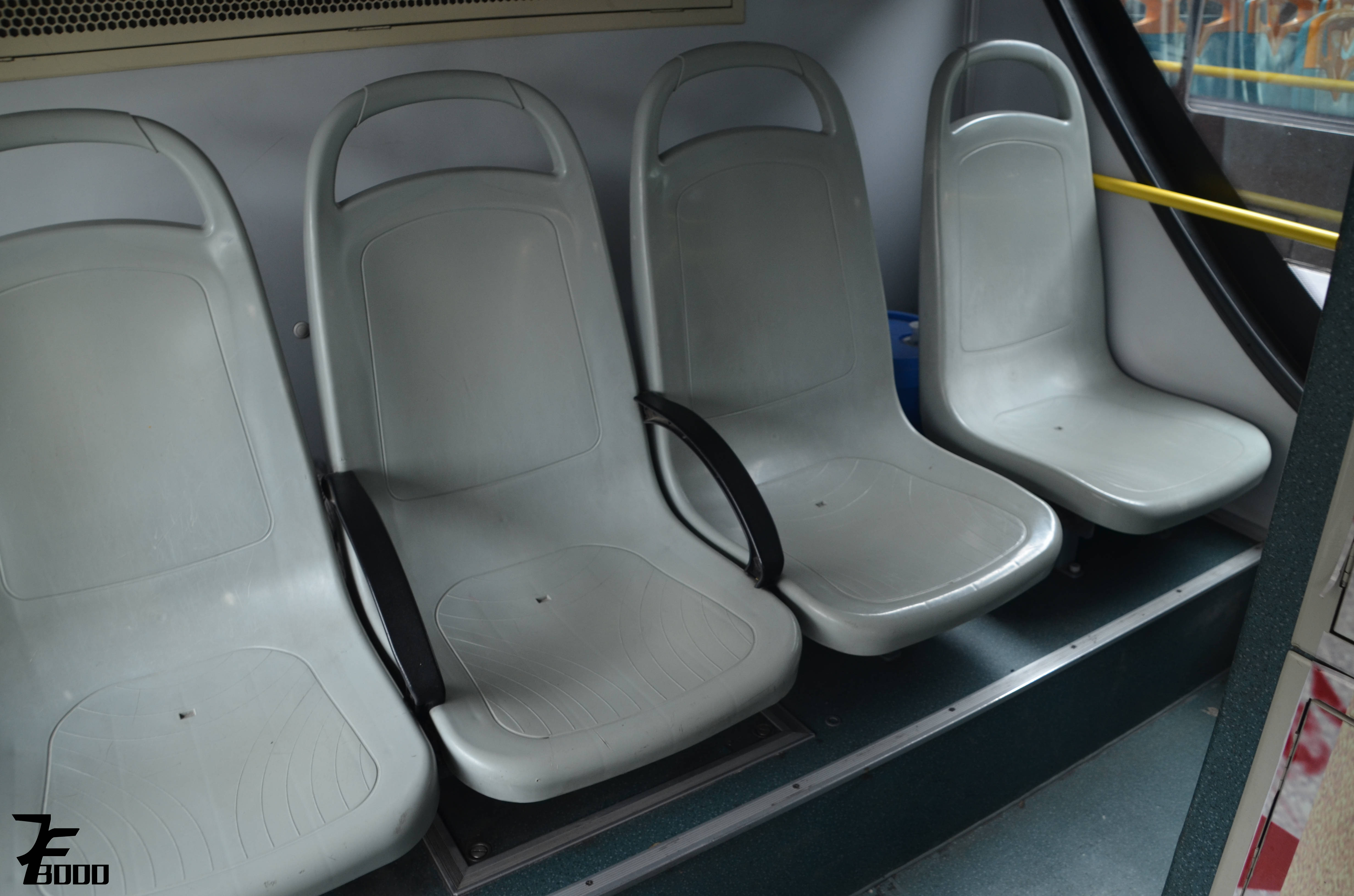 机房的渣评21西宁公交亚星JS6111SHCJ