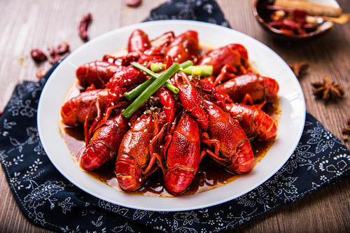 夏日饮食有讲究这三类食物要少吃,十大禁忌食物大全