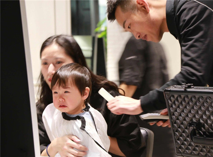 如何克服小孩剪发恐惧,小孩为什么怕剪发