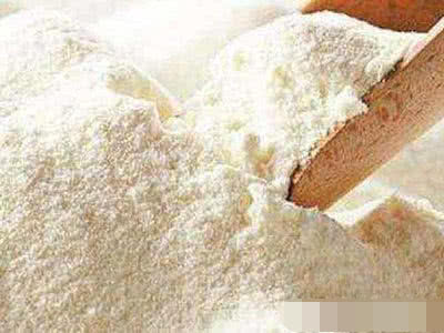 奶粉和牛奶的区别在哪里,牛奶奶粉和羊奶奶粉的区别