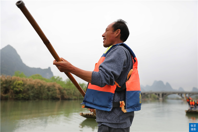 阳朔遇龙河8人船打水筏漂流,阳朔遇龙河竹筏八人筏