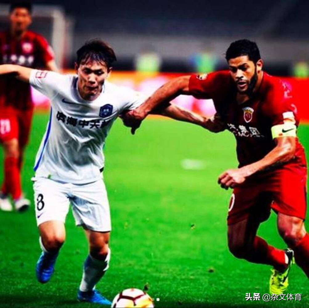 2000万果断离开恒大！女友在国外陪他踢球3年，在中超队重获主力