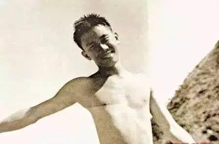 黄霑跟李小龙打架,黄沾李小龙打架完整版