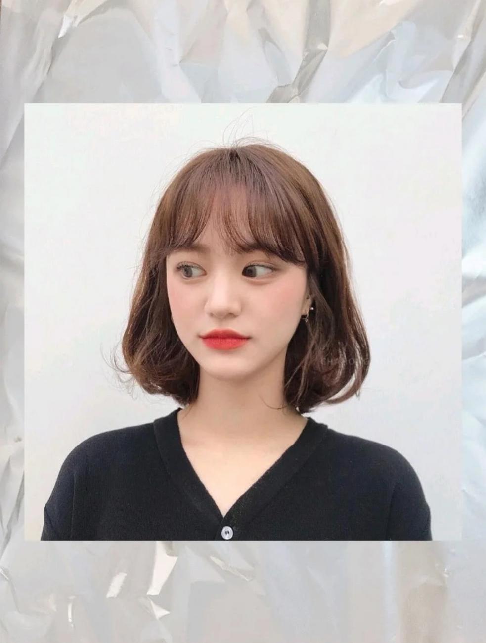 矮个子大圆脸短发烫哪种卷发好看,适合圆脸短发的羊毛卷发减龄