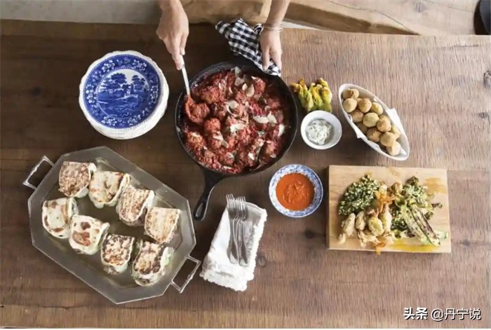 当美国爆发冠状病毒，加州农场主玛丽的繁忙工作和牛仔穿搭