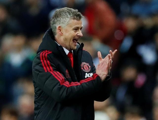 曼联足球队索尔斯克亚,曼联索尔斯克亚摆大巴