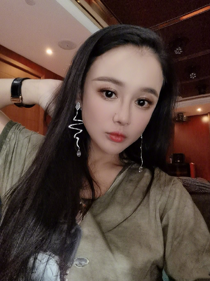 冉莹颖深夜晒自拍美照,冉莹颖素颜照大曝光