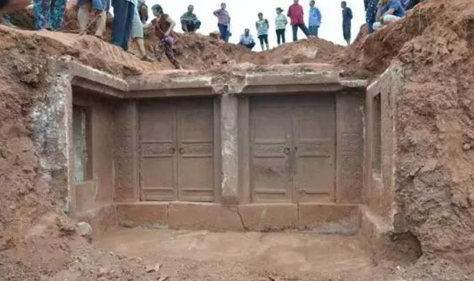 广西发现石棺图片,考古队挖出明朝墓