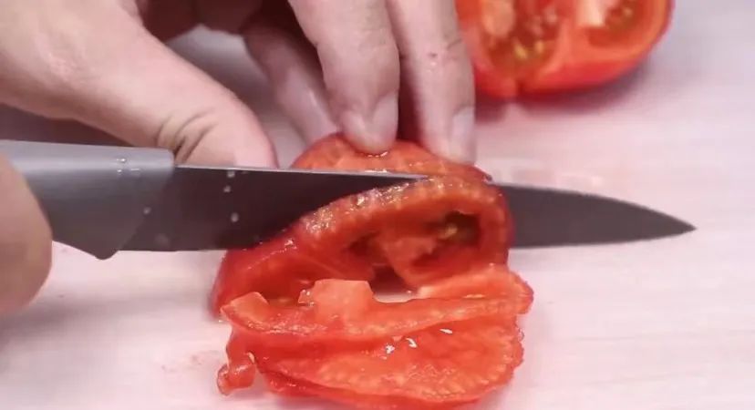 整个鸡蛋蒸蛋的正确做法,怎么样做蒸鸡蛋不是水蒸蛋