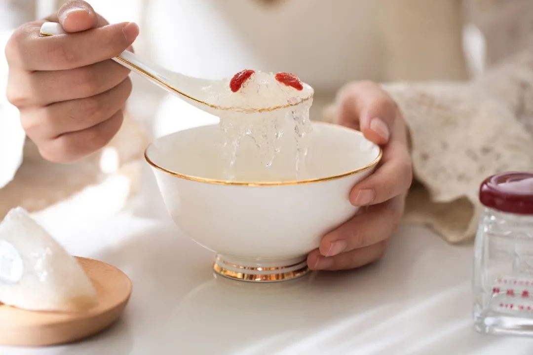 燕窝有泡沫怎么回事,为啥燕窝都是泡沫