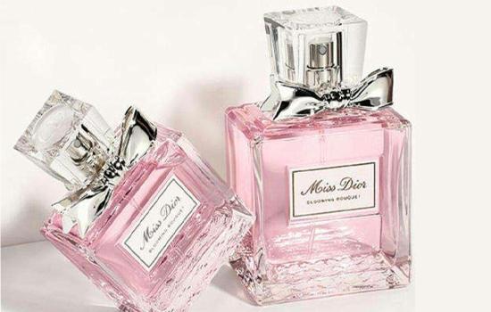 迪奥甜心小姐香水和花漾怎么鉴别,迪奥花漾甜心香水为什么刚喷刺鼻