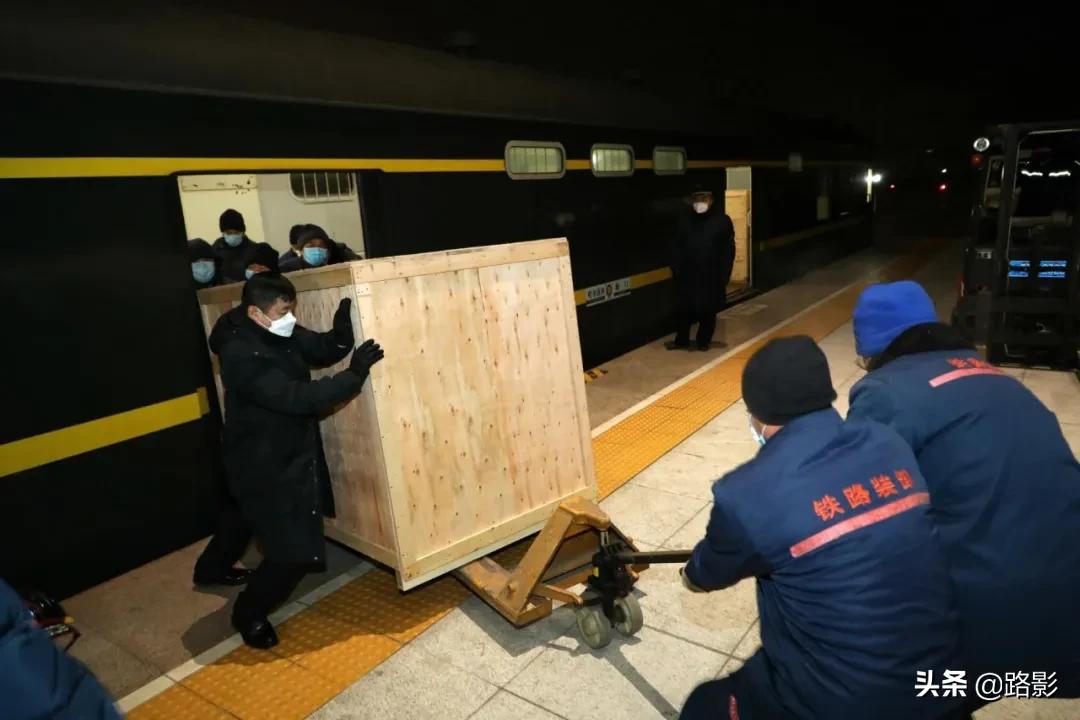 抗击疫情守护平安摄影征稿,战疫情保春运铁路警察在行动