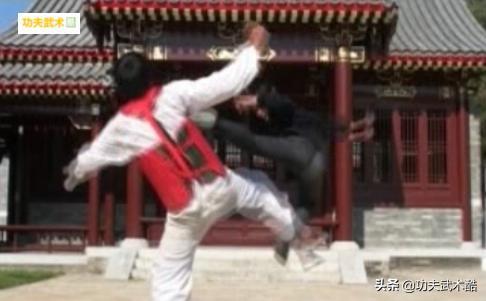 转身扫腿的正确踢法,转身后摆腿实战运用