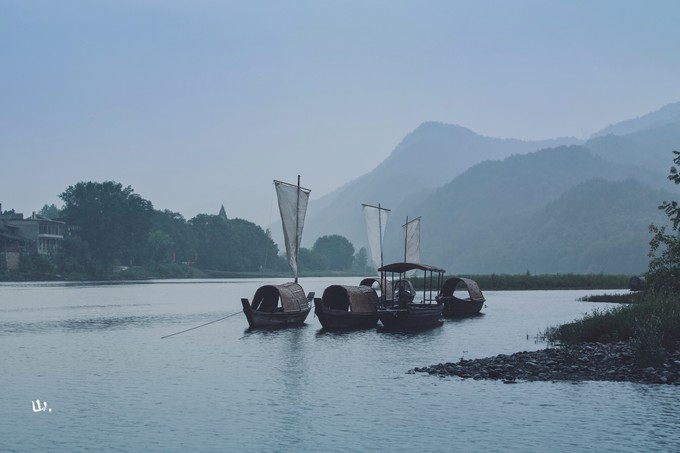 心中有桃花源何处都是山水间,心中若有桃花源何处是水云间