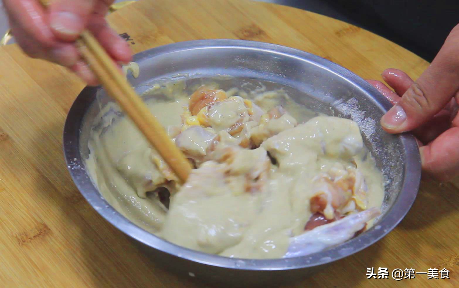 大厨做黄焖鸡米饭教学视频,大厨教你做黄焖鸡米饭的简单做法