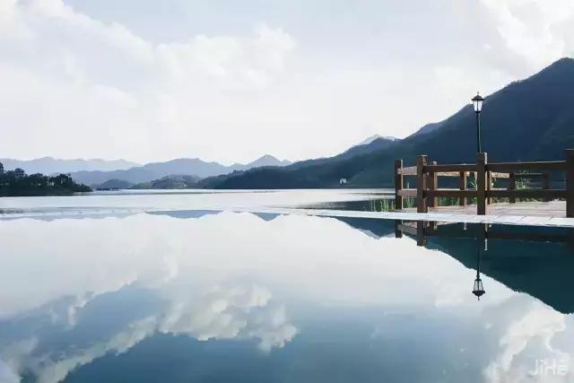 邂逅秋天的千岛湖！光看图已美醉，住这7家美宿避开人群赏湖景山色