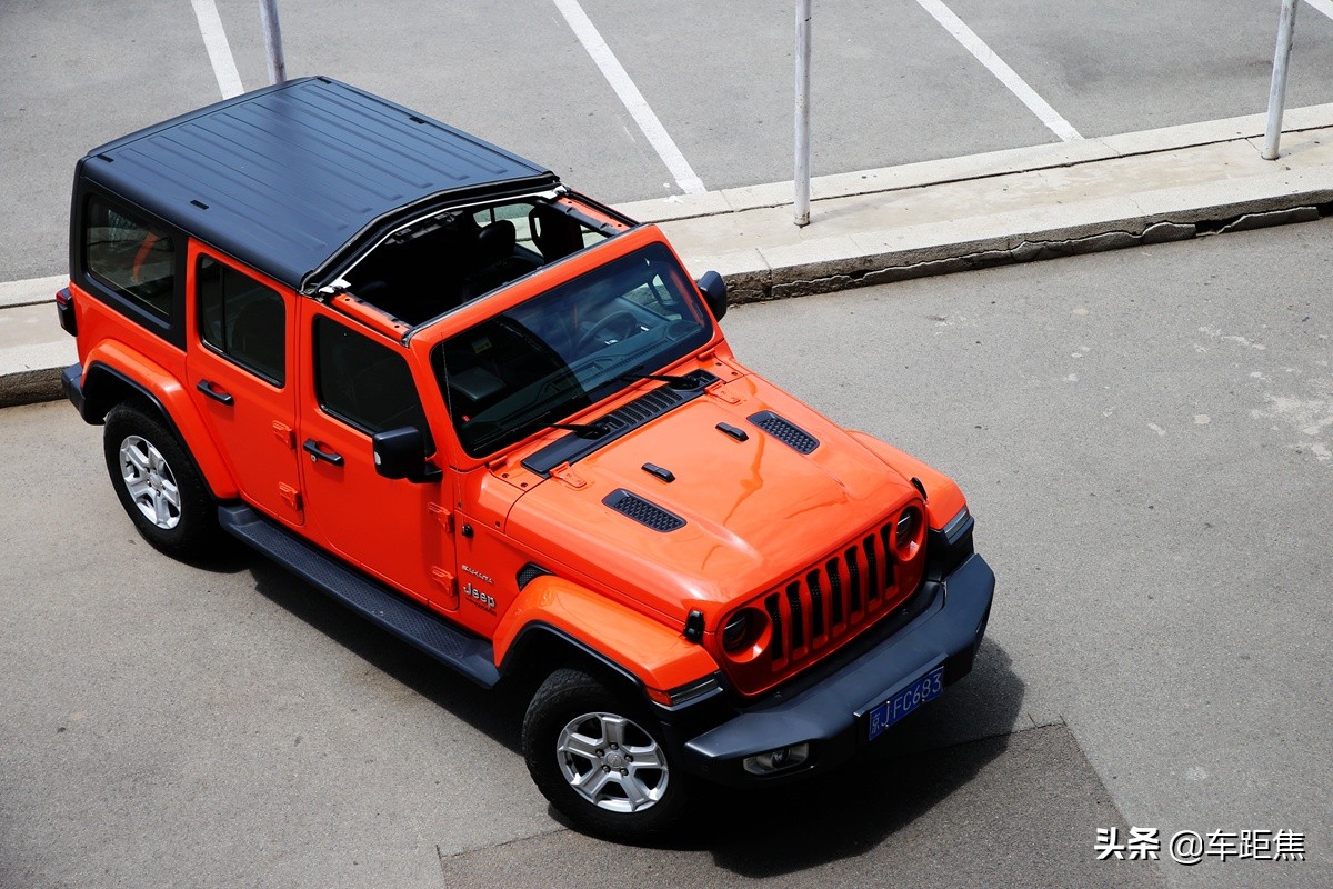 感受牧马人第一视角,牧马人沉浸式体验白色内饰