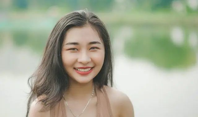 人像摄影如何拍眼神光,人像拍摄美颜技巧有哪些