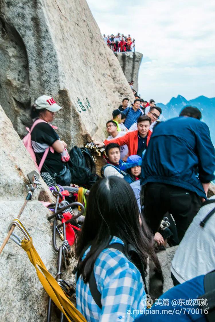 恐怖悬崖栈道挑战,挑战最恐怖玻璃栈道