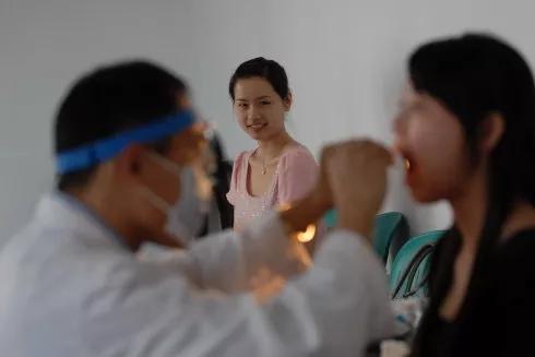 空姐体检是男人检查吗,空姐每年都要体检吗