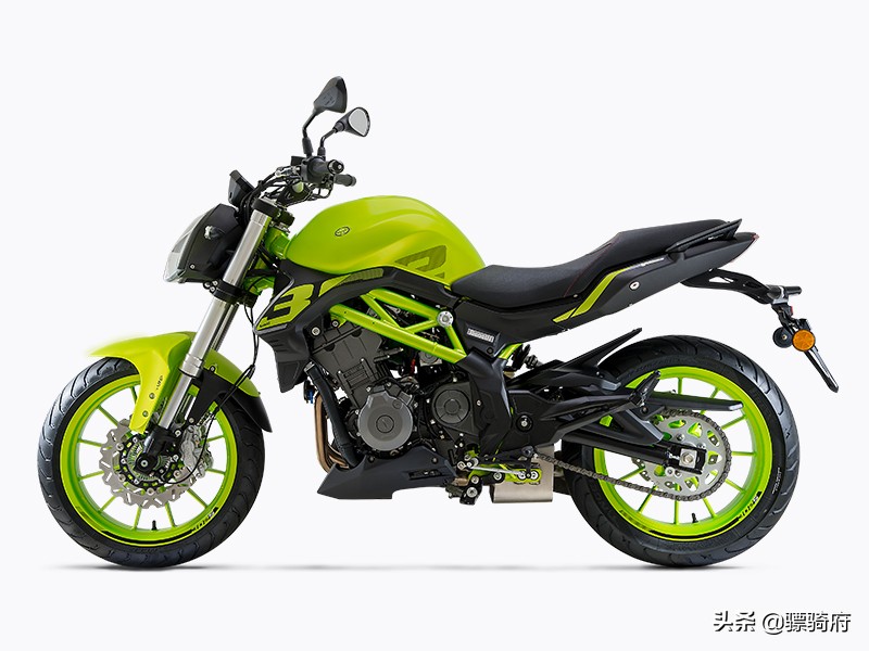 新款302s和老款300有什么区别,2020款轻量化302s与19款区别