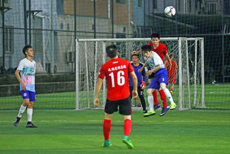 以球会老乡——2019年南宁桂平商会青创协会足球比赛鸣哨开波