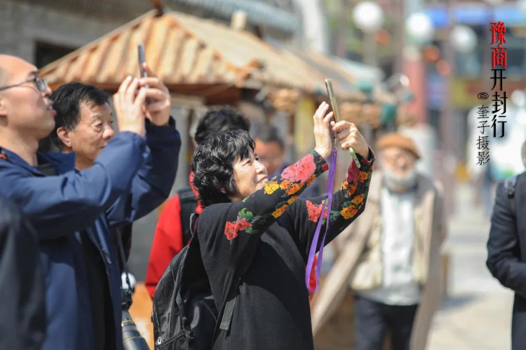 最美人间四月天拂堤杨柳醉,最美人间四月天春风又绿江南岸