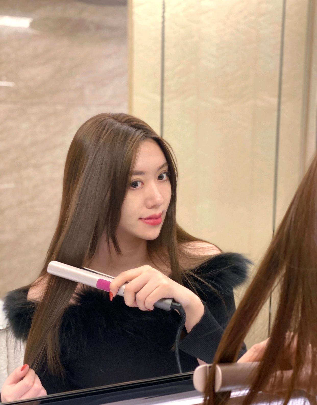 洗完头发炸毛做柔顺好还是拉直,头发碎发多炸毛适合拉直还是柔顺