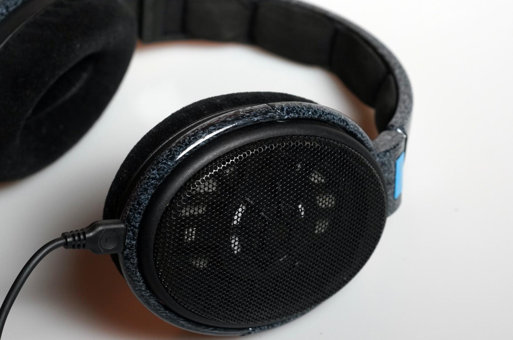 聊一下我喜欢的摇滚音乐以及适合听摇滚的耳机，*放播**器