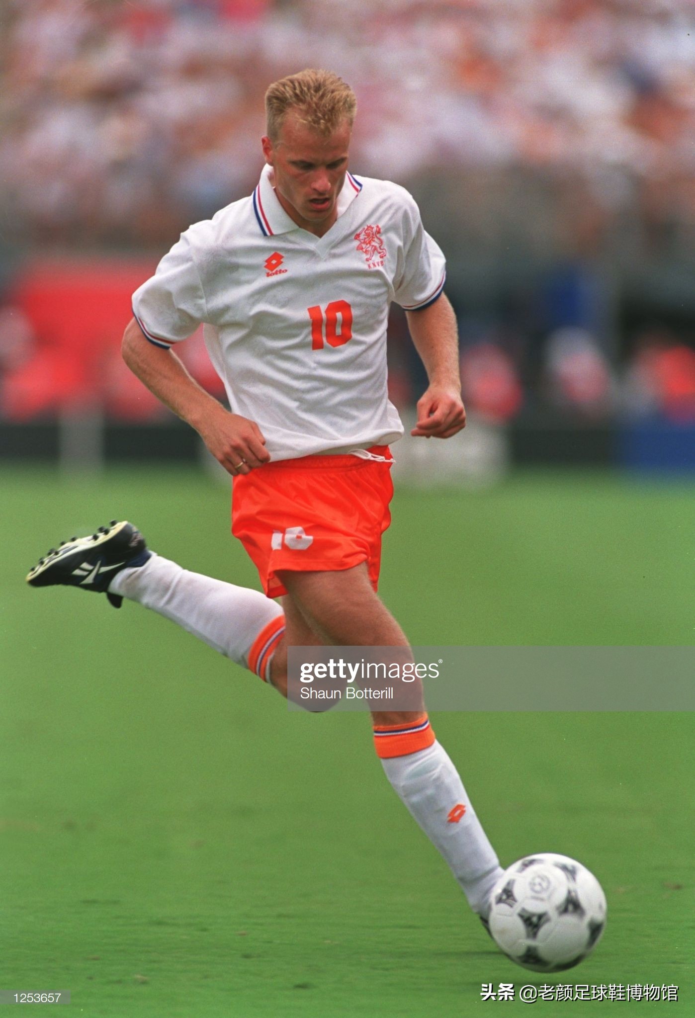 被国米玩坏的巴斯滕接班人,不敢坐飞机的荷甲射手王技术无人能敌