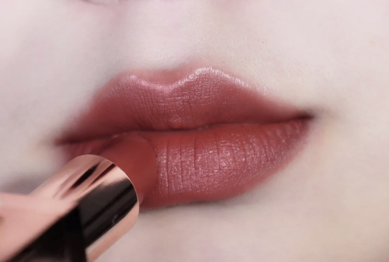 低调又不失气质的豆沙色,这四种颜色超级显白