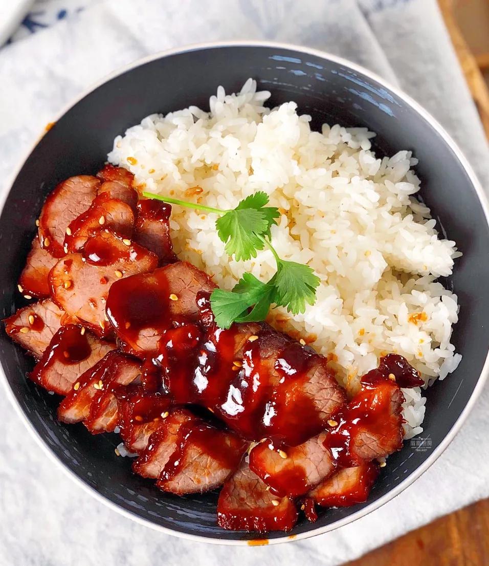 猪身上哪个部位的肉炒着最好吃,猪身上的肉都适合做什么菜