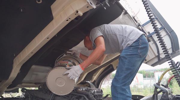 轻卡怎么选择机油,不同品牌的汽车如何选择机油