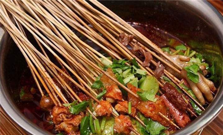 实干家做串串,3年开400多家分店,揭秘李记串串香背后的故事