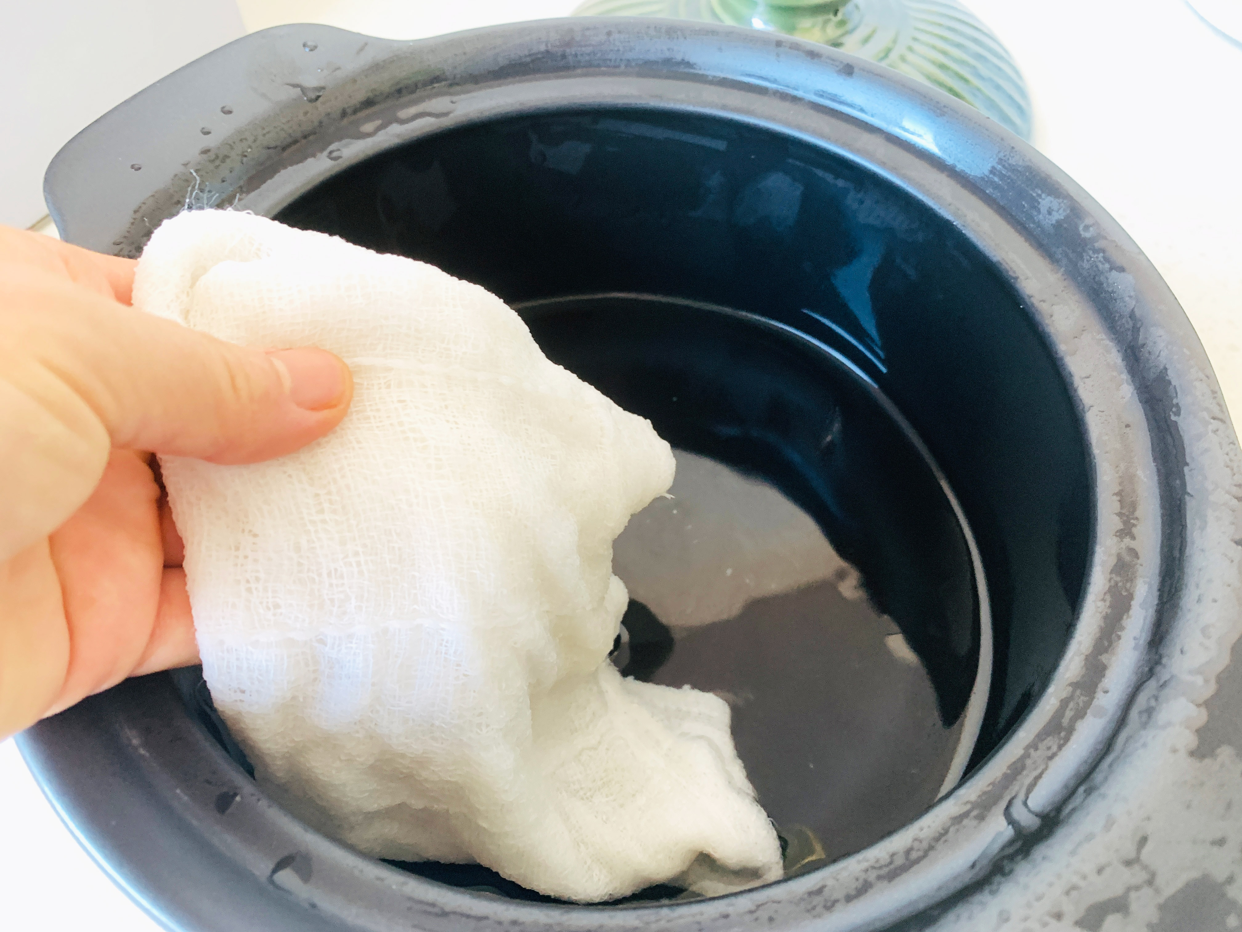 新砂锅别急着用，质量再好不开锅也易裂，开锅养护，使用寿命更长