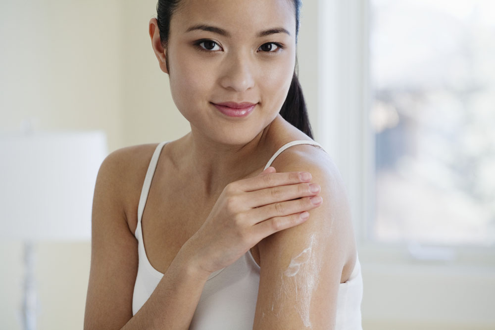 男人是喜欢女人化妆还是素颜,男人是喜欢女人装傻还是真傻