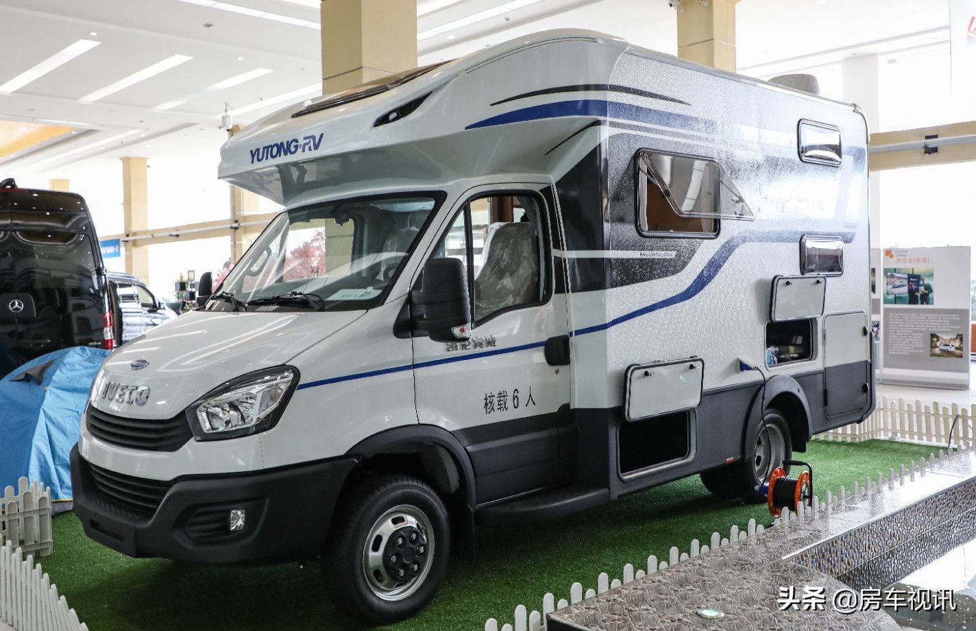 没有额头的皮卡房车,没有额头的背驮房车