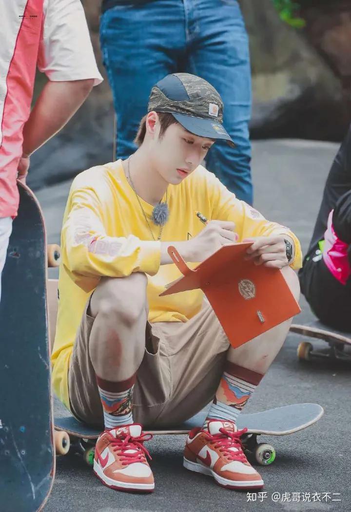 男人骚不骚，看袜子就知道