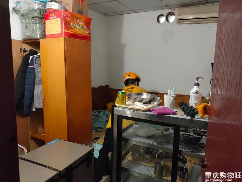 外卖小哥一天跑单13小时真实收入,月入过万外卖小哥工作多少个小时