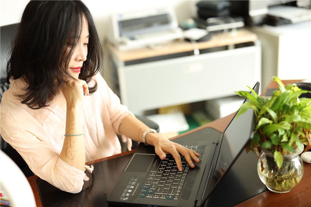 宏碁掠夺者刀锋500se和战斧300,宏碁掠夺者刀锋500SE电竞本