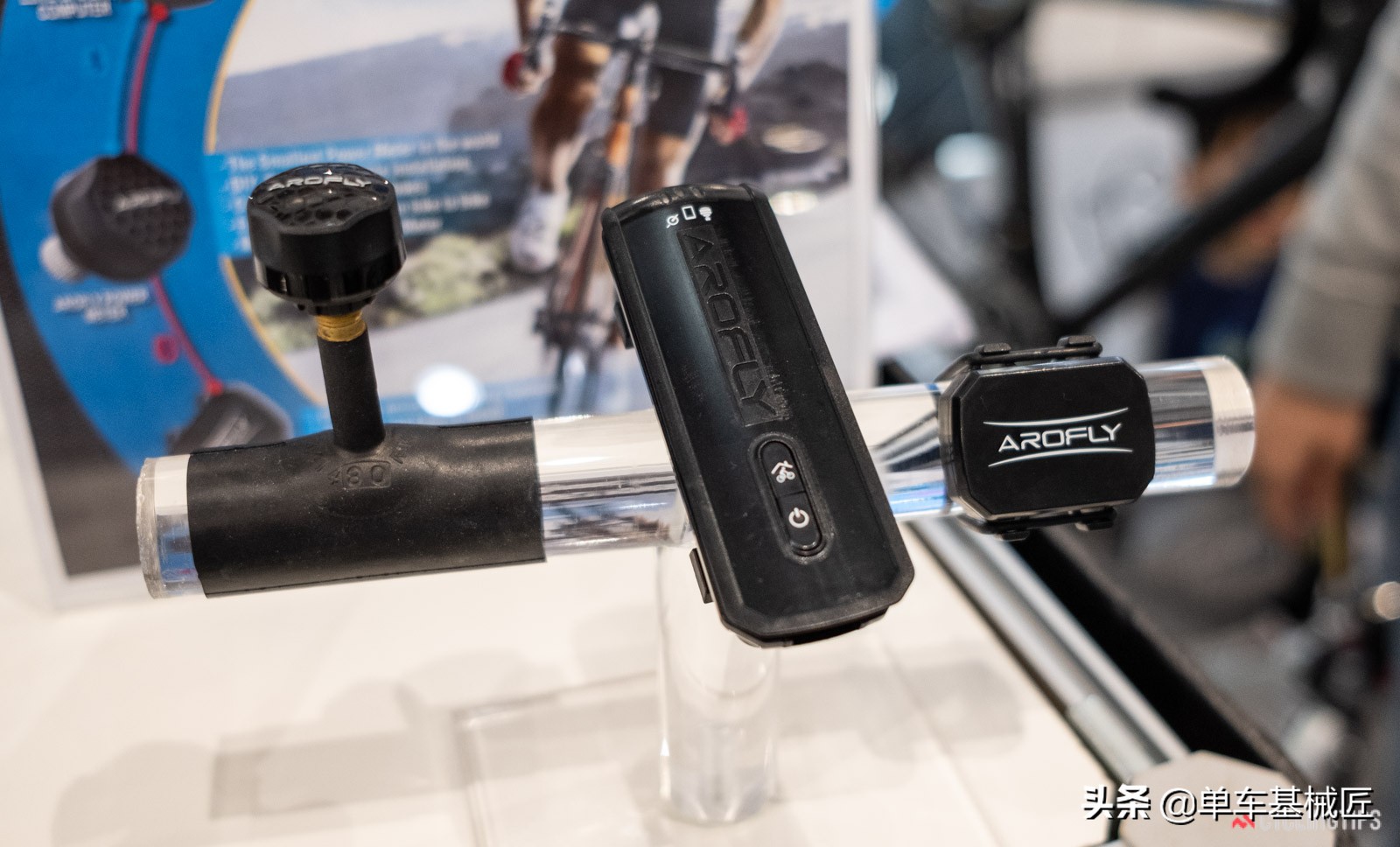 这是飞机，这是鸟……不，这是一个无压迫感的自行车车座