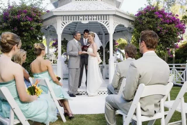 主持婚礼的主持人,赣州海之声婚礼主持人价位